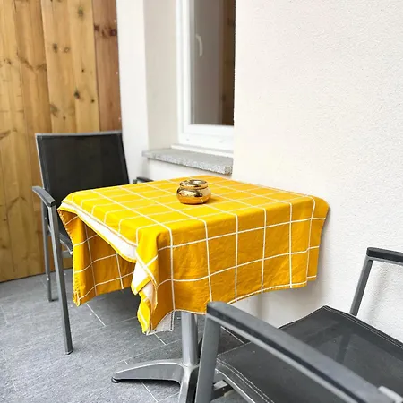 Calme Avec Terrasse Lejlighed *